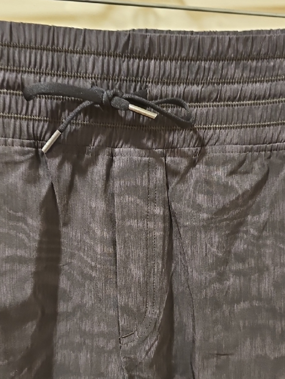 Athleta Black Camden Printed Athletic Short; 5" Inseam; Size 16; EUC - Picture 8 of 9